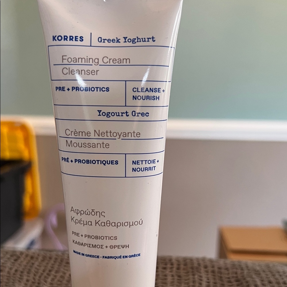 Korres Greek Yoghurt Cleanser - White and Blue